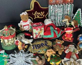 339 assortedvintagechristmasornaments
