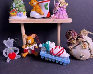 022 assortedchristmasbearandholidaythem