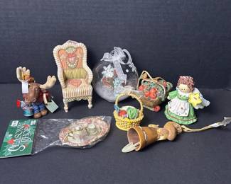 148 squirrelandflowerpotfiguralornament