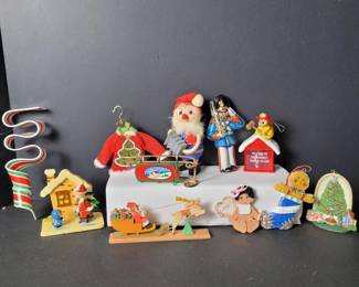 050 assortedchristmasornamentsfigurinesa