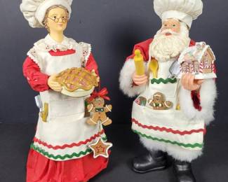 087 santaandmrsclauscheffigurineswith