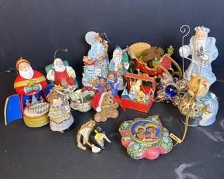 302 christmasornamentsassortment