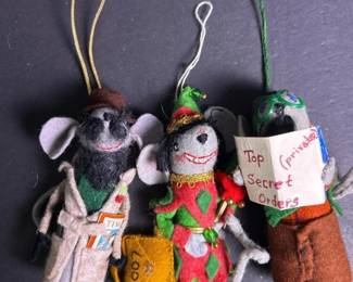 196 whimsicalhandmadefeltmousechristmas