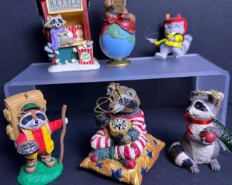 222 raccoonchristmasandholidayfigurineo