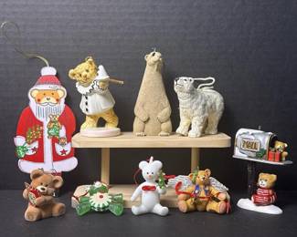 140 assortedbearandholidayornamentsmixe