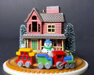 153 enesco1993christmashouseornamentwit