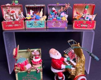 232 hallmarkkeepsakechristmastoychestor