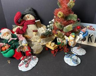 333 christmasdecorationsassortment