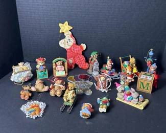 269 assortedbearthemedchristmasornaments