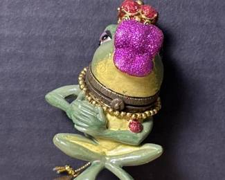 244 katherinescollectionfrogtrinketbox
