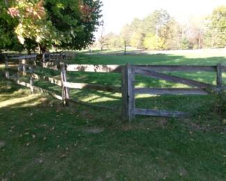 WOOD FENCE