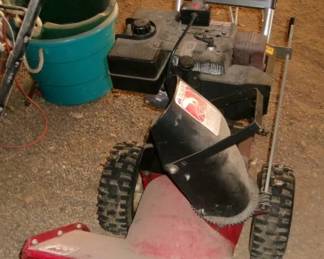 TORO SNOWBLOWER