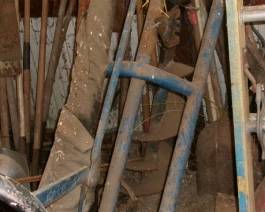 POSTHOLE DIGGER
