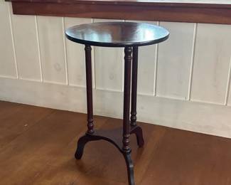 190 darkbrownroundwoodenaccenttable