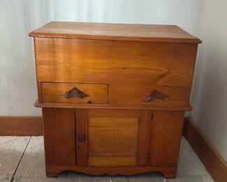 287 antiquewoodenwashstandwithdrawerand