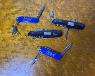 076 pocketknifecollection