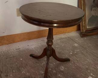 284 brandtpedestaltable