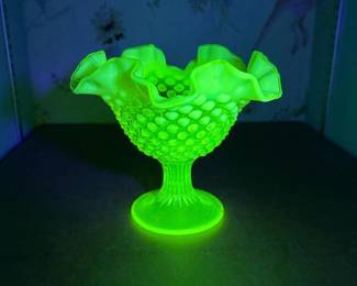 011 fentonvaselineglasshobnailcompote