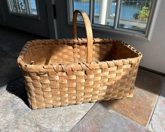 013 rectangularhandwovenbasketwithhandle