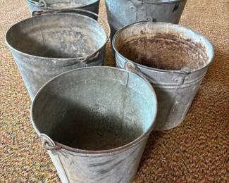 029 galvanizedmetalutilitybuckets