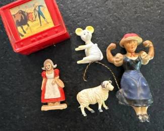 054 vintagechildrensnoveltyfigurinesand