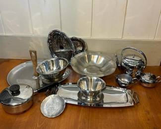 122 assortedvintagemetaltablewareandser
