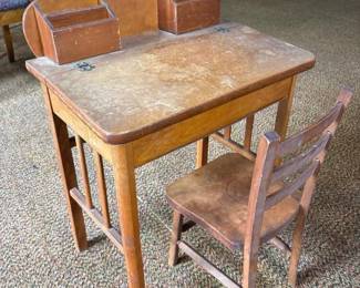 020 childslifttopdeskandchair