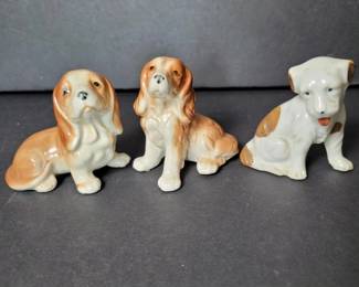 097 japaneseporcelaindogfigurinesmidcen