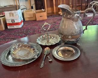 183 assortedsilverplatemetaltableware