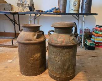 317 vintagemetalmilkcans