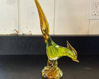 001 muranostyleamberandgreenbirdfigure