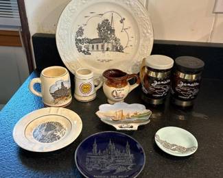 127 assortedvintagesouvenirplatesmugsan