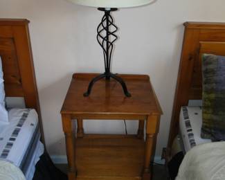 End Table/Lamp