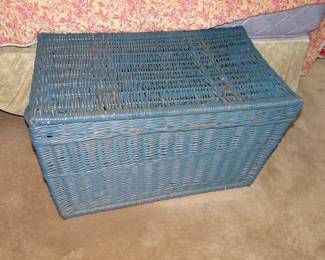 Wicker chest