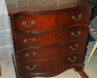 Small mahogany dresser