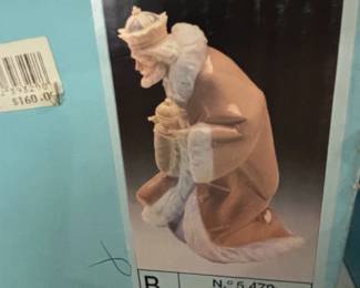 Lladro Nativity Set third image