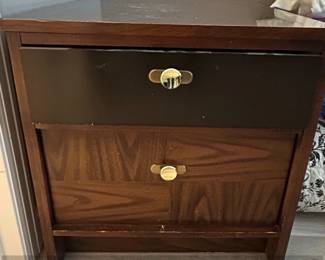 Pair of Vintage MidCentury Modern Nightstands second image