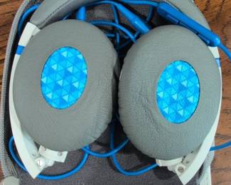 Bose SoundTrue OnEar Headphones second image