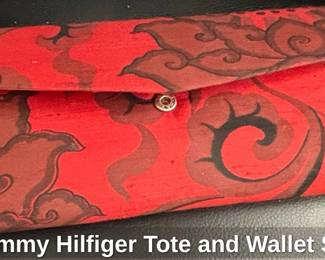 Tommy Hilfiger Tote and Wallet Set fifth image
