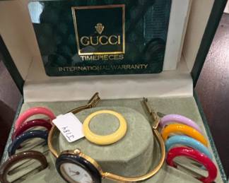 Gucci L Interchangeable Bezel Bangle Watch Set