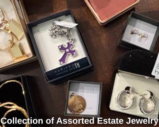 Collection of Assorted Estate Jewelry third image