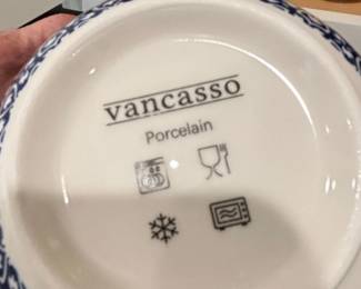 Mixed Assortment Dinnerware Set fifth image