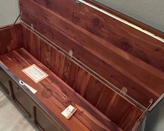 Vintage Lane Cedar Chest Bench second image