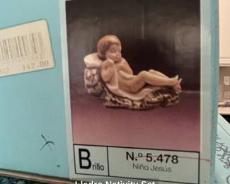 Lladro Nativity Set fourth image