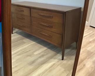 Broyhill Premier Emphasis MidCentury Modern Drawer Dresser with Mirror second image