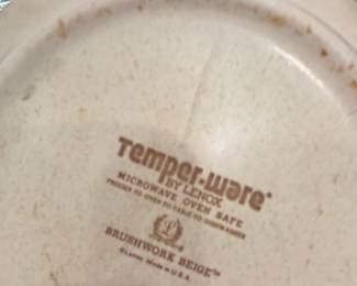 Mixed Dinnerware Collection Lenox Temperware and Gibson Soho Lounge fifth image