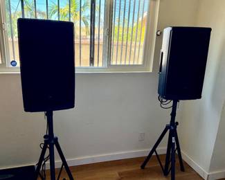 JBL EON615 Powered Speaker