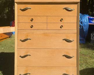 Fun mid century blonde dresser, good condition and functions nicely