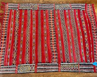 $400 - Moroccan handmade Kilim rug - approx 4 x 6 (#5)