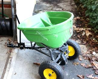 John Deere Pull Behind Spreader